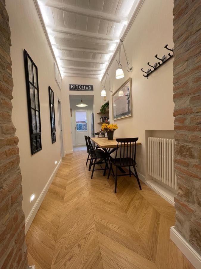 The Break Apartment Rom